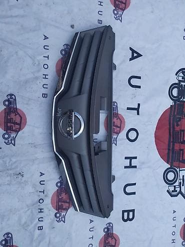 Решетка радиатора Nissan