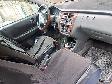 Продажа авто: Honda HR-V: 2001 г., 1.6 л, Механика, Газ, Хэтчбэк — 2