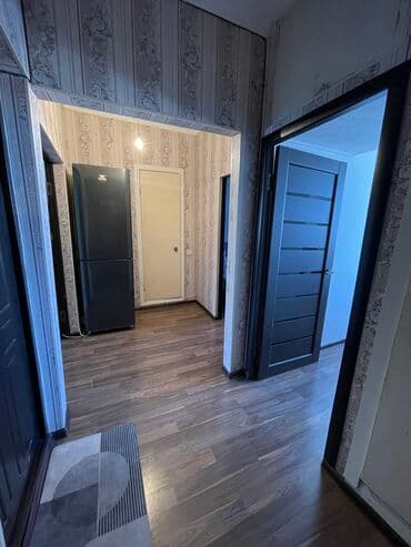 срочно продаётся 1 комнатная квартира в районе ошского рынка по улице молодая гвардия: 2 комнаты, 48 м², 105 серия, 5 этаж, Старый ремонт — 1