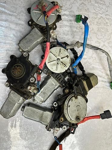 sp 4: Subaru SG.5 Crost sport XT 
Стеклоподъемник — 2