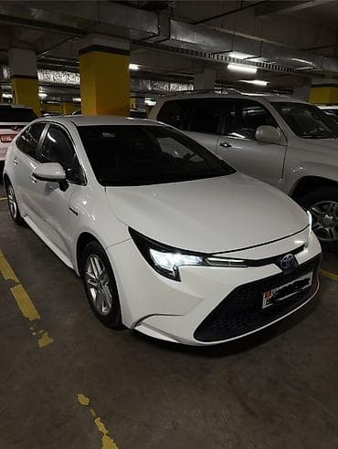 toyota corola: Toyota Corolla: 2022 г., 1.8 л, Вариатор, Гибрид, Седан — 1