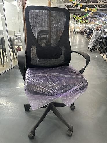 Офисные кресла: Офисное кресло, С колесиками, цвет - Черный — 2