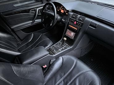 Продажа авто: Mercedes-Benz E-класс AMG: 2002 г., 5.5 л, Бензин — 7