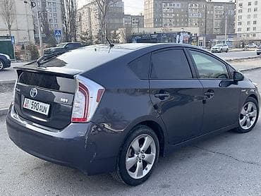 Toyota: Toyota Prius: 2015 г., 1.8 л, Вариатор, Гибрид, Хетчбек — 3