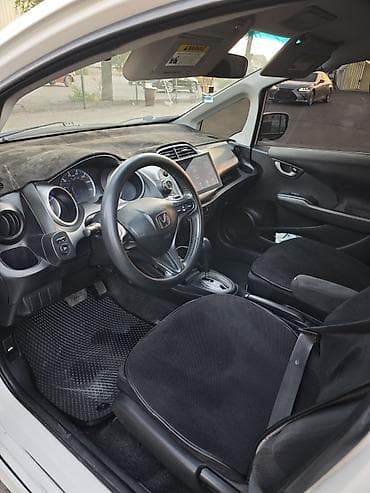 Продажа авто: Honda Fit: 2009 г., 1.5 л, Автомат, Хэтчбэк — 5