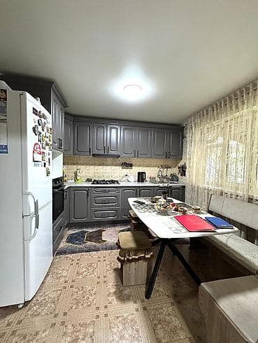 дом из оша: Продается дом🏠 📍Район западного автовокзала По ул. Жумабека Площадь — 9