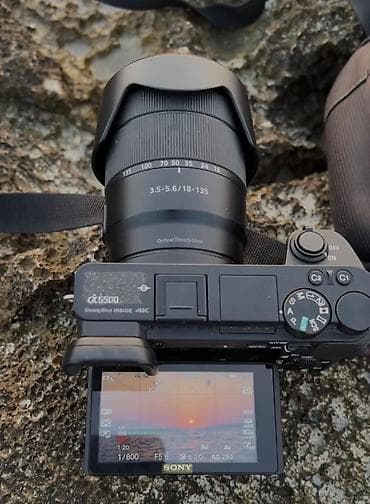 Продаю Sony A6500 + Sony 18-135 OSS + 2 аккумулятора + SD 256GB +