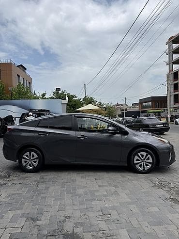 toyota rav4 2004: Toyota Prius: 2018 г., 1.8 л, Вариатор, Гибрид, Хэтчбэк — 5