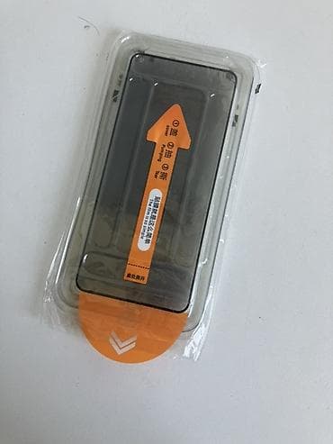 очки на заказ: Шаблон‑фиксатор для точной поклейки защитного стекла на смартфон - — 1