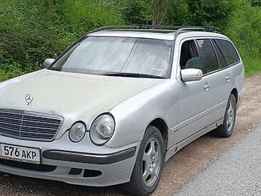 два авто: Mercedes-Benz E-Class: 2000 г., 3.2 л, Автомат, Газ, Универсал — 2