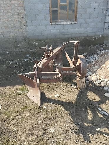 зерновый сеялка: Продаю плуг, трех корпусный заводской в хорошем состоянии, зацепил — 1