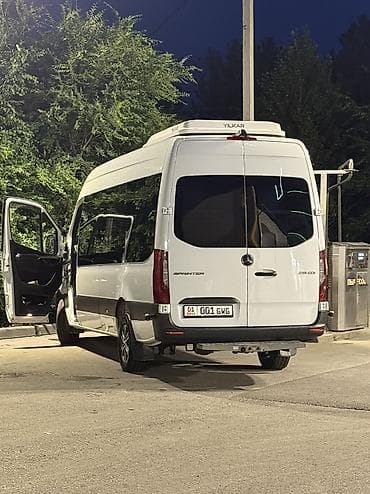 bew e34: Mercedes‑Benz Sprinter 319 CDI — пассажирский минибас в премиальной — 1