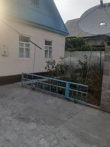 дома бишкек: Дом с участком. - Кирпичный одноэтажный дом с двускатной крышей — 2