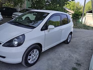 mazda 2000: Honda Fit: 2005 г., 1.3 л, Вариатор, Бензин, Хэтчбэк — 4