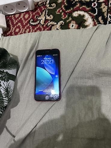 Apple iPhone: IPhone SE 2020, Красный — 2