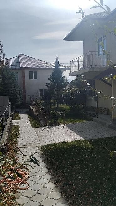 сдается ком: Чолпон-Ата: сдается 3-комнатная квартира в коттедже - Закрытый — 2