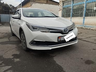 Toyota Corolla: 2019 г., 1.8 л, Вариатор, Гибрид, Седан
