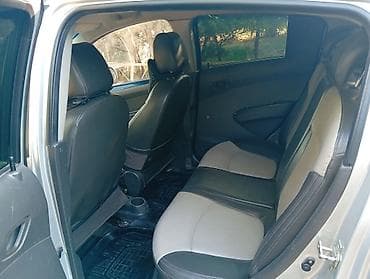 Chevrolet Spark: 2012 г., 1 л, Автомат, Хетчбек — 3