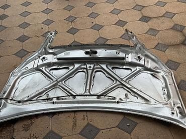 Продам капот Toyota. Под восстановление. Повреждения: • большая — 1