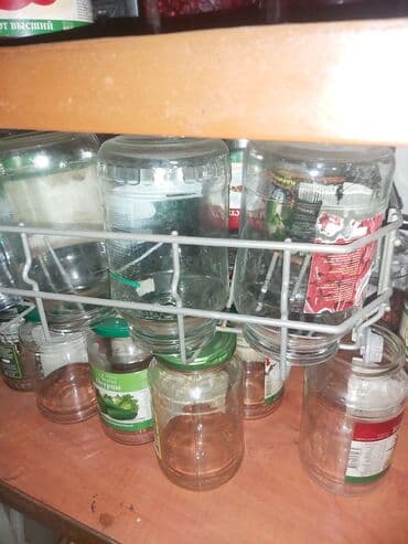 литровая банка: Банки литровые по15сом . есть больше 200 штук.еще есть большие и — 2