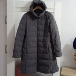 купить чехол для чемодана: Пуховик Uniqlo с капюшоном, женский, размер M. - Цвет: темно‑серый. - — 5