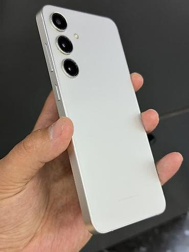 galaxy a 3: Samsung Galaxy S24+, Б/у, 512 ГБ, цвет - Белый, 2 SIM — 2