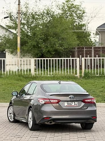 e2 byd: Toyota Camry: 2020 г., 2.5 л, Вариатор, Гибрид, Седан — 6