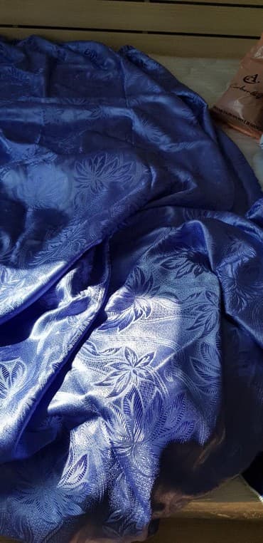 постельное белье сатин: Продаю шторы атлас. сиреневые. 4 полотна по 1,5м×2,7м примерно Всего — 5