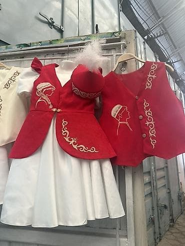 Комплект, цвет - Красный