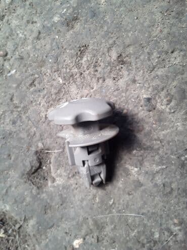 не рабочий авто: Toyota 4Runner/Surf 215 фиксатор панели, Тойота Форанер/Сюрф 215 — 1