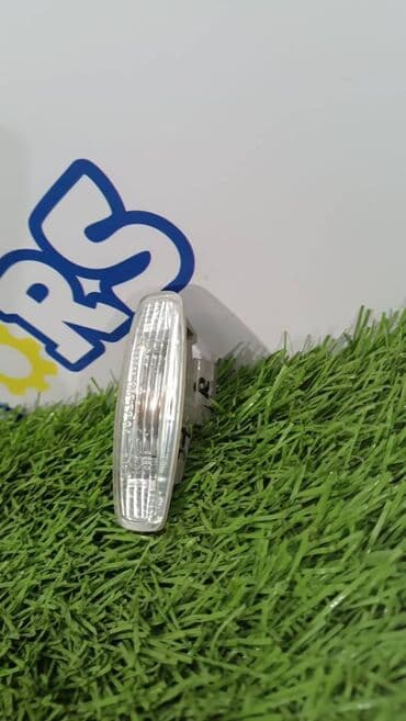 поворотники на виндом: Правый поворотник Infiniti Б/у, Оригинал — 1