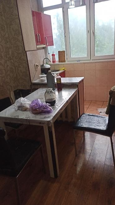 Бөлмөлөр: Сдаётся комната в квартире. - Планировка: отдельная комната с дверью — 8