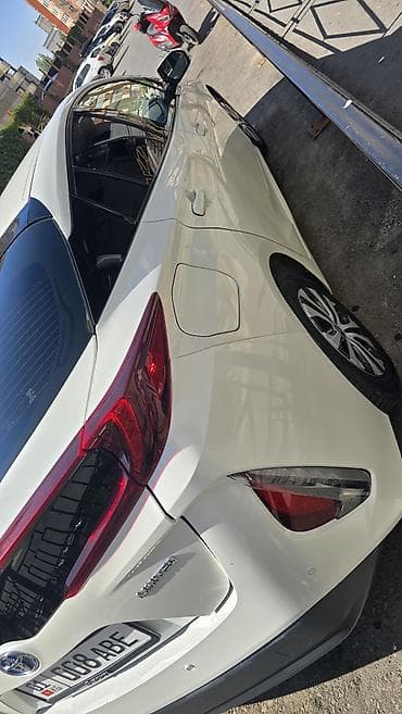 Продажа авто: Toyota Prius: 2019 г., 1.8 л, Гибрид, Хэтчбэк — 2