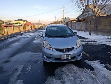 Honda Fit: 2009 г., 1.5 л, Типтроник, Бензин, Хэтчбэк at lalafo.kg Honda Fit: 2009 г., 1.5 л, Типтроник, Бензин, Хэтчбэк