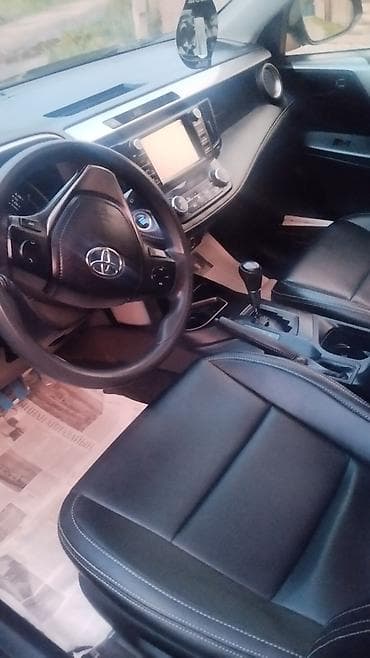 geely galaxy e5: Toyota RAV4: 2018 г., 2 л, Автомат, Бензин, Кроссовер — 4
