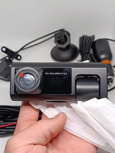 Автомобильный видеорегистратор с экраном и комплектом аксессуаров