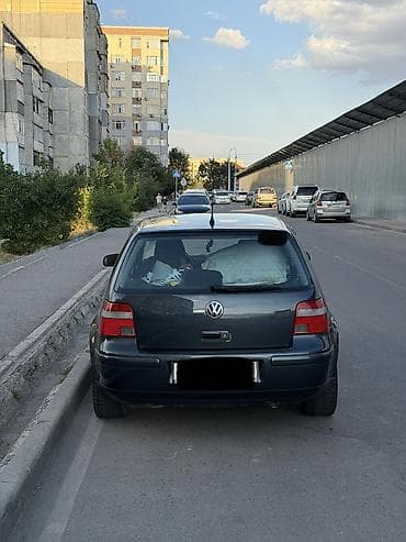Продажа авто: Volkswagen Golf: 2003 г., 1.6 л, Механика, Бензин — 4