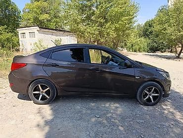 eafc 25: Hyundai Solaris: 2016 г., 1.4 л, Механика, Газ, Седан — 3