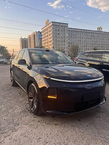Lixiang L6: 2025 г., 1.5 л, Гибрид, Кроссовер at lalafo.kg Lixiang L6: 2025 г., 1.5 л, Гибрид, Кроссовер