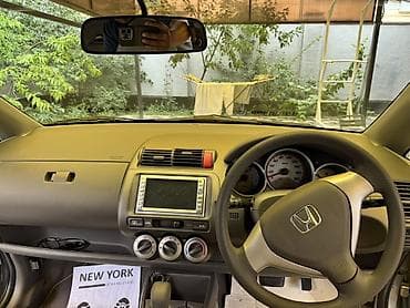 Honda Fit: 2005 г., 1.3 л, Автомат, Бензин, Хэтчбэк — 6