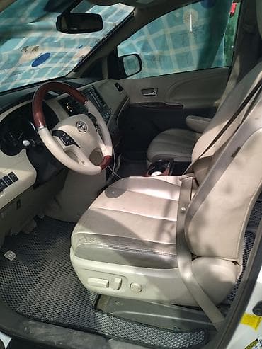 Toyota: Toyota Sienna: 2011 г., 3.5 л, Автомат, Бензин, Минивэн — 4