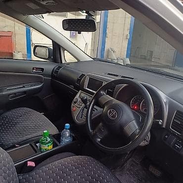 byd e9: Toyota WISH: 2003 г., 2 л, Автомат, Бензин, Универсал — 3