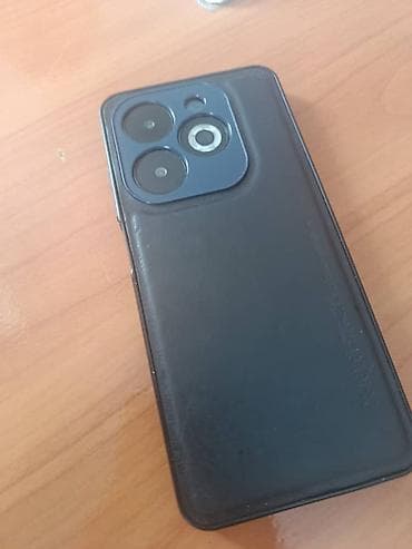 телефон часы: Смартфон с вырезом под фронтальную камеру по центру экрана и тонкими — 3