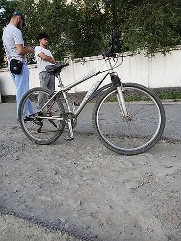 Продаю велик срочно