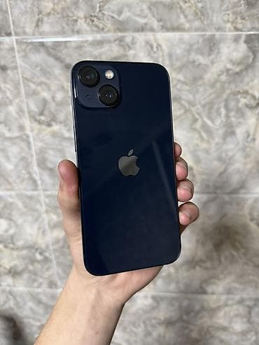 IPhone 13, Б/у, 128 ГБ, Midnight, Наушники, Зарядное устройство, Чехол, 81 %