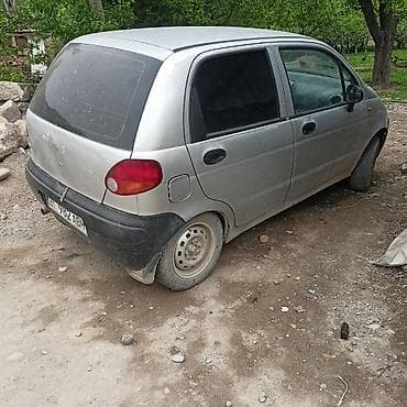 а шес: Daewoo Matiz, 5-дверный хэтчбек, серебристый цвет. Основные — 3