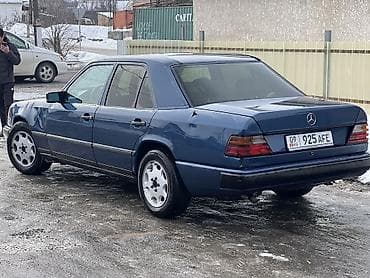 салон w124: Mercedes-Benz W124: 1988 г., Седан — 6