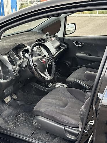 toyota cube: Honda Jazz: 2010 г., 1.5 л, Автомат, Бензин, Хэтчбэк — 5