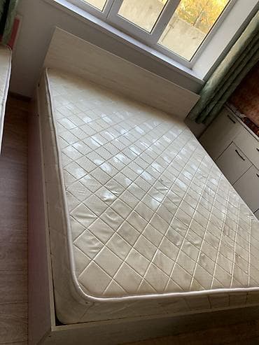 б у офисный мебель: Двуспальная кровать, С матрасом, длина - 200 см — 2