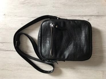 портфель для документов: Сумка через плечо из черной экокожи с тиснением «под крокодила». - — 4